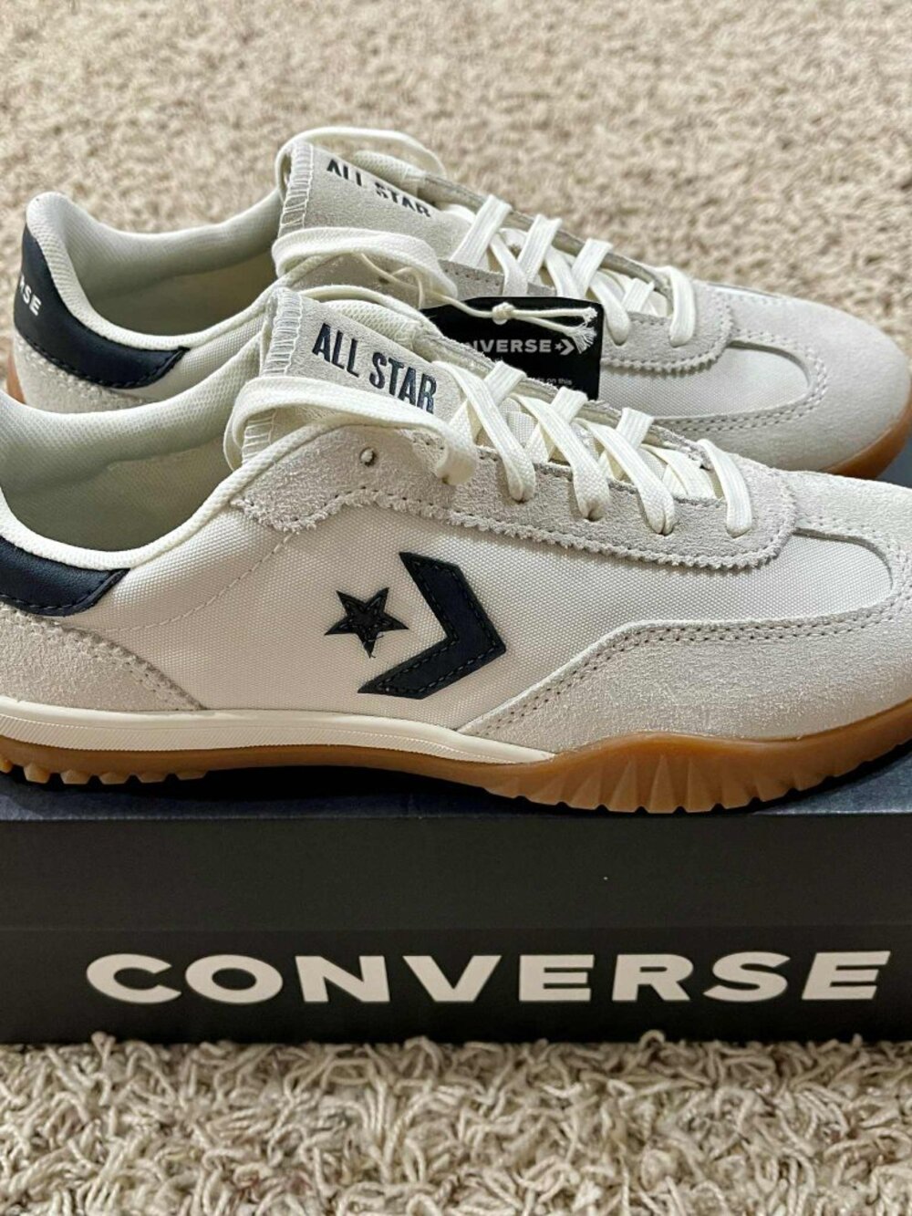 Converse Women’s Run Star Trainer Sneakers Shoes Cream, Size 8 (New)